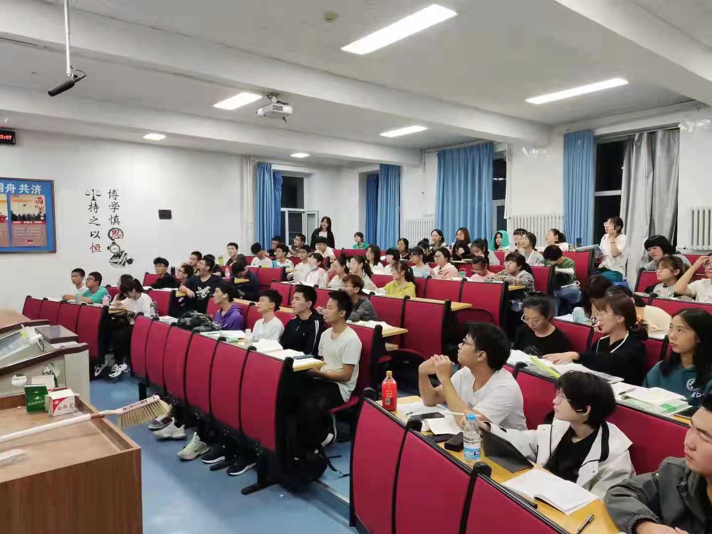 e148360eb2b79c1294ea3493395a051